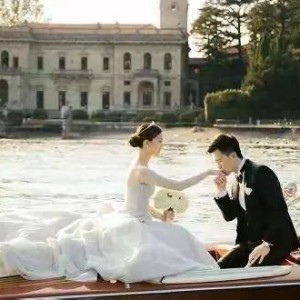 时光的错位，4年前婚纱照惊现他人面孔，广东自媒体达人揭秘背后故事
