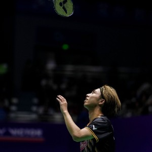 翁泓阳2-0复仇奈良冈功大，广东羽球新星的崛起之路