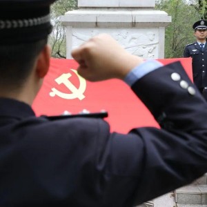 空中的荣耀，从运-20舱内视角致敬歼-20护航英烈