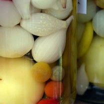 广东女子误食自制生腌蟹引发脓毒性休克，食品安全警钟长鸣