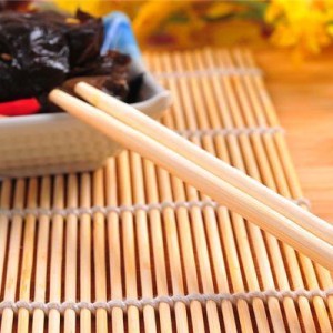 广东女子索要一次性筷子遭拒，环保意识的觉醒还是服务的缺失？