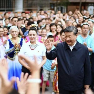 新疆的明天，各族儿女信心满满，共绘繁荣蓝图
