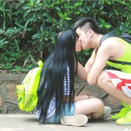 黄灿灿，从初恋学费到自媒体达人的逆袭之路