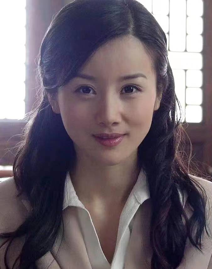 孙菲菲官宣离婚，勇敢面对，开启新篇章