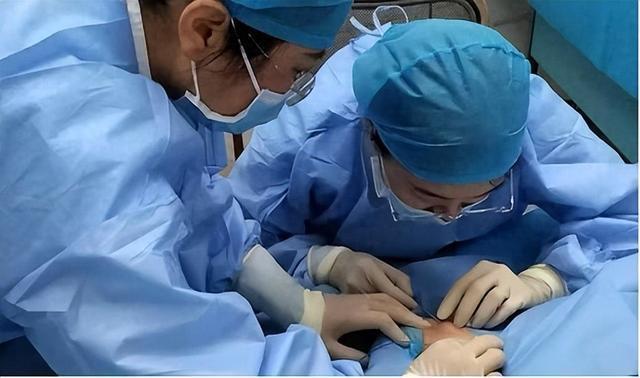 重庆医疗新突破，首例成人亲体辅助肝移植成功实施