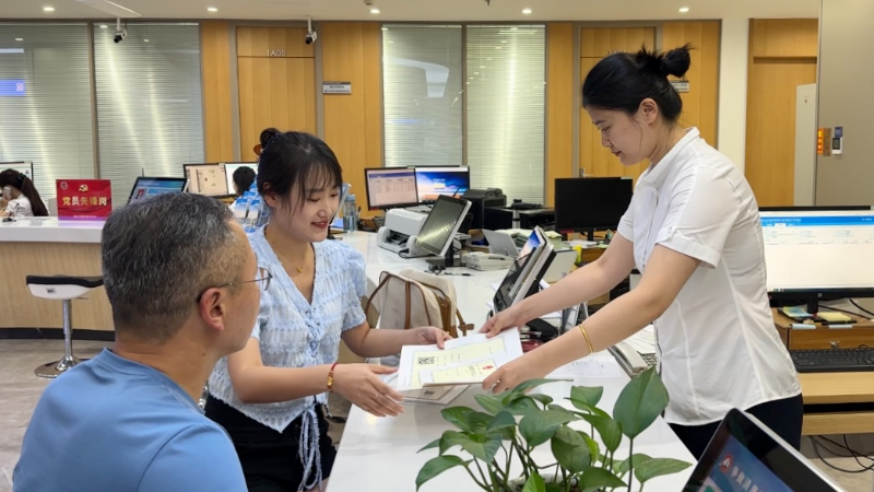 辅导员诈骗上百人，校方责任不可推卸