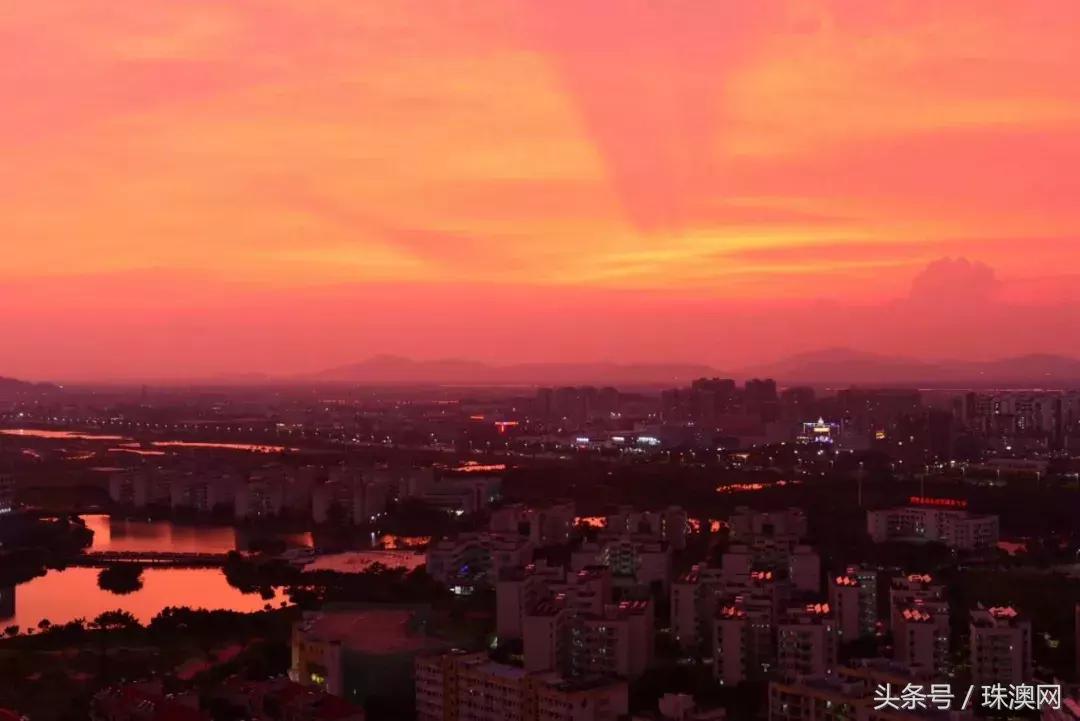 台风前夕的珠海，晚霞绚烂，市民生活依旧